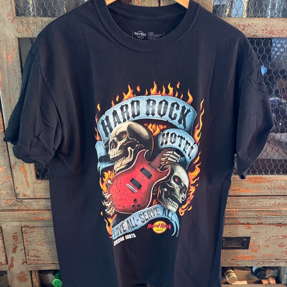 Hard Rock Cafe Red and Black Graphic Tee